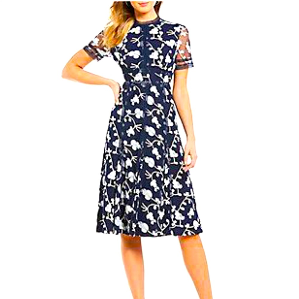 Antonio Melani size 4 dress, blue embroider with white accent